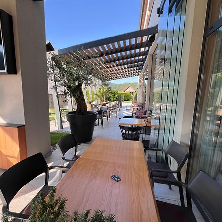 Na Vasi Restavracija In Prenocisca Hotel Škofja Loka Exterior foto