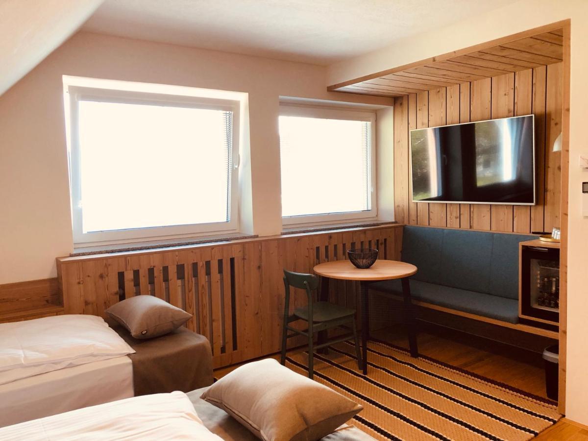 Na Vasi Restavracija In Prenocisca Hotel Škofja Loka Exterior foto