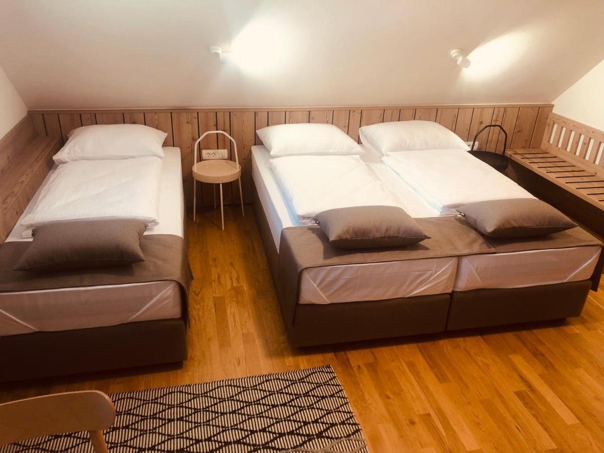 Na Vasi Restavracija In Prenocisca Hotel Škofja Loka Exterior foto