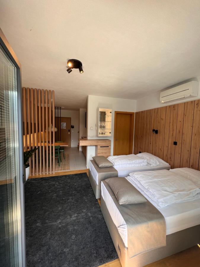 Na Vasi Restavracija In Prenocisca Hotel Škofja Loka Exterior foto