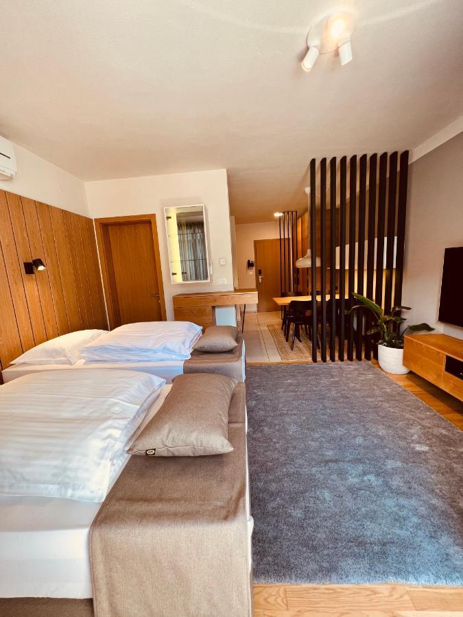 Na Vasi Restavracija In Prenocisca Hotel Škofja Loka Exterior foto