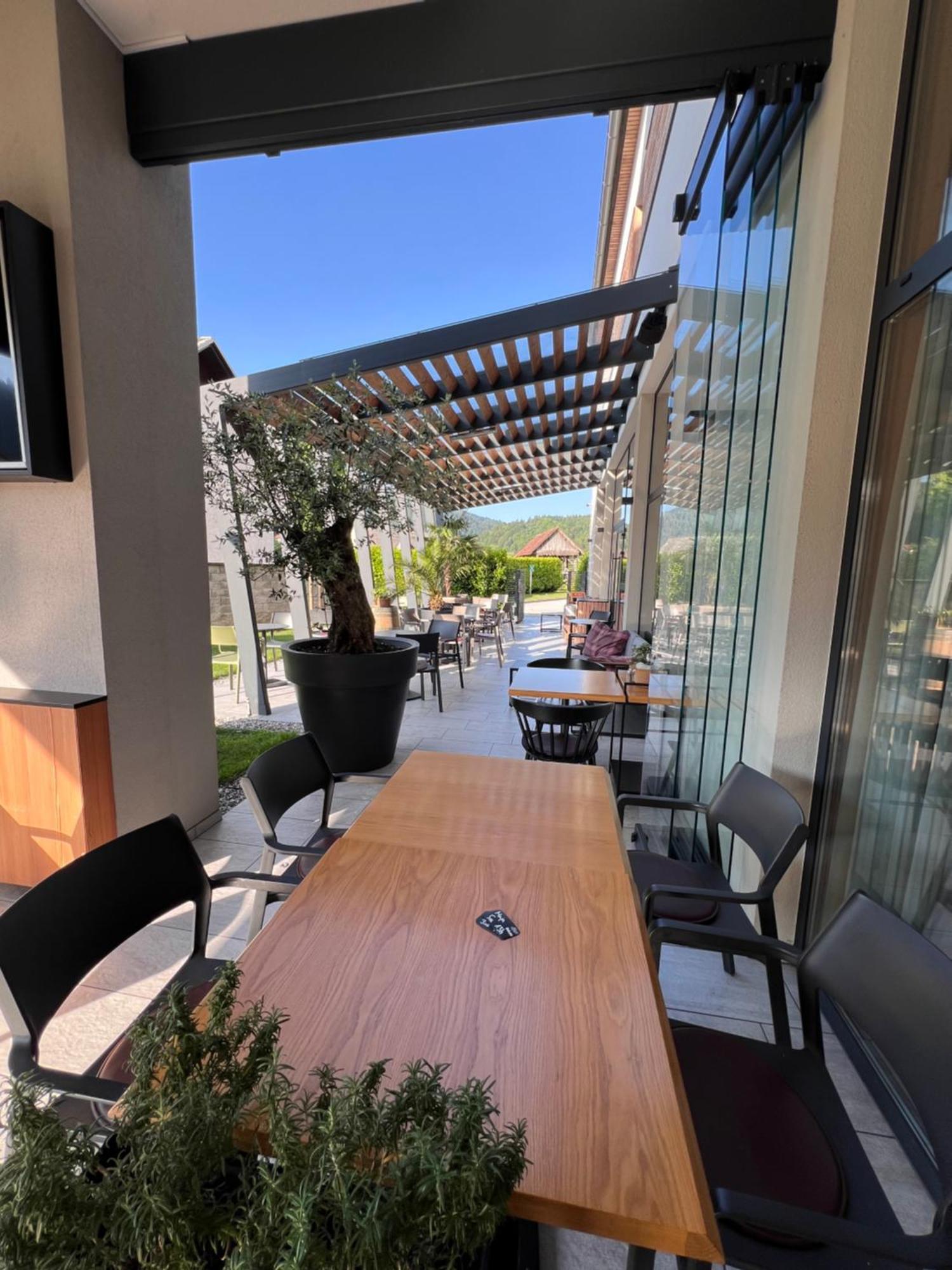Na Vasi Restavracija In Prenocisca Hotel Škofja Loka Exterior foto